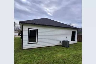 1904 Wesley Street, Greenville, TX 75401 - Photo 2