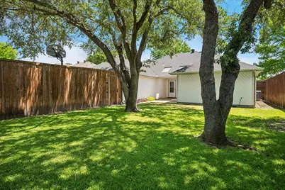 1929 Lavaca Trail, Carrollton, TX 75010 - Photo 26