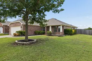 743 Cedar Cove Dr, Princeton, TX 75407 - Photo 2