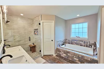 221 S Avenue C, Point, TX 75472 - Photo 10