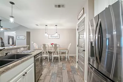 221 S Avenue C, Point, TX 75472 - Photo 6