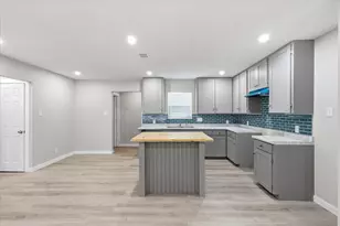 3523 Dutton Dr, Dallas, TX 75211 - Photo 2