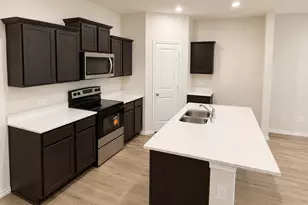 881 Newport Dr, Ferris, TX 75125 - Photo 6