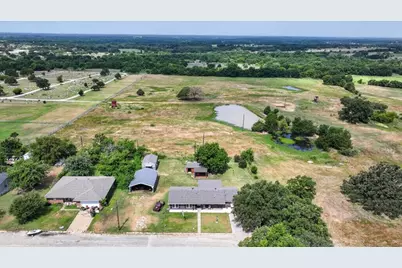 907 Denver Street, Alvord, TX 76225 - Photo 2