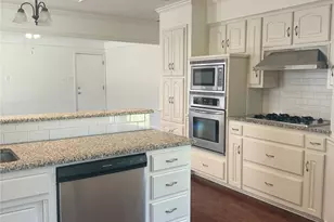 2907 Sweet Briar St, Grapevine, TX 76051 - Photo 6