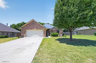 127 North Point Dr, Krum, TX 76249 - Photo 1