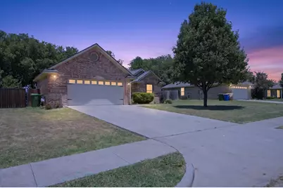 127 N Point Drive, Krum, TX 76249 - Photo 2