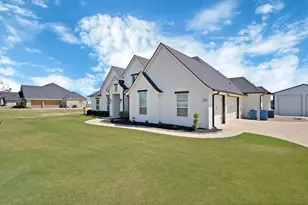 244 Harvard Ln, Springtown, TX 76082 - Photo 2