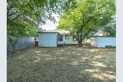 630 W Thompson Street, Jacksboro, TX 76458 - Photo 16