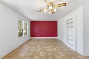 630 W Thompson St, Jacksboro, TX 76458 - Photo 4