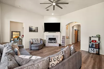 2930 Cheshire Way, Grand Prairie, TX 75052 - Photo 6