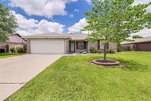 937 Springhill Dr, Burleson, TX 76028 - Photo 1