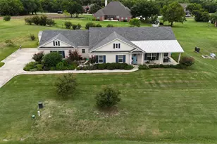 131 Whispering Winds Dr, Gunter, TX 75058 - Photo 2