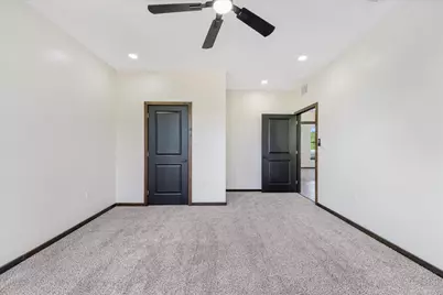 6027 Verde Way, Dallas, TX 75211 - Photo 16