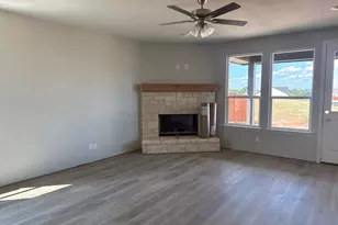 1205 Colca Dr, Springtown, TX 76082 - Photo 4