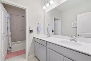 825 Crest Breeze Dr, Fort Worth, TX 76052 - Photo 28
