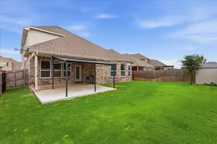825 Crest Breeze Dr, Fort Worth, TX 76052 - Photo 32