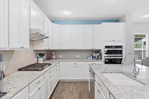 825 Crest Breeze Dr, Fort Worth, TX 76052 - Photo 12