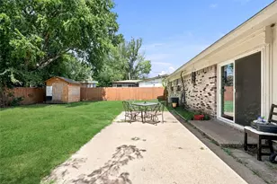 2621 Burning Tree Ln, Irving, TX 75062 - Photo 16