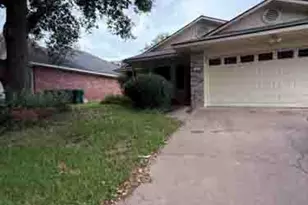 303 Scenic Brook St, Brenham, TX 77833 - Photo 2