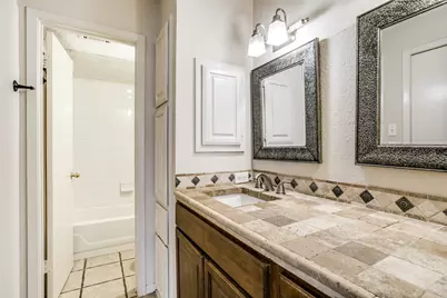 2621 Piedras, Irving, TX 75038 - Photo 10