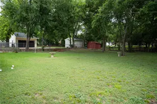 1016 E Franklin St, Hillsboro, TX 76645 - Photo 6