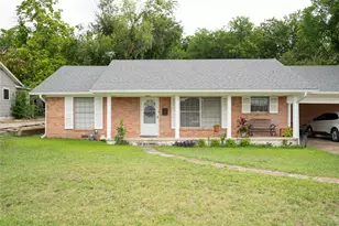 1016 E Franklin St, Hillsboro, TX 76645 - Photo 1