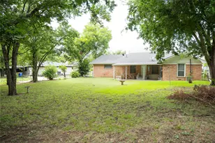 1016 E Franklin St, Hillsboro, TX 76645 - Photo 8
