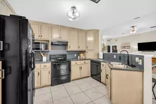 907 Dogwood St, Robinson, TX 76706 - Photo 8