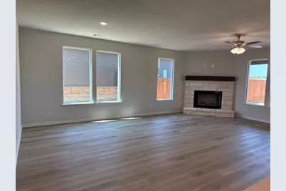 1337 Frio Drive, Springtown, TX 76082 - Photo 4