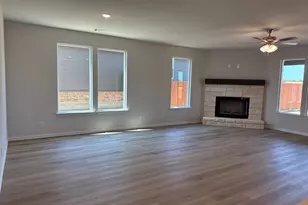 1337 Frio Dr, Springtown, TX 76082 - Photo 4