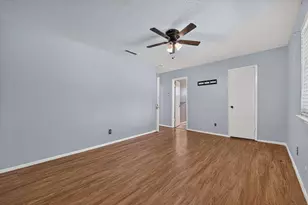 210 Nettletree St, Arlington, TX 76018 - Photo 10