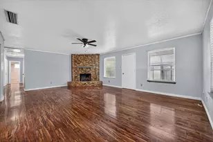 210 Nettletree St, Arlington, TX 76018 - Photo 2