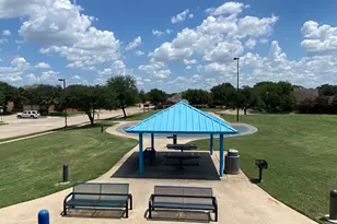 9816 Hickory Hollow Ln, Irving, TX 75063 - Photo 20