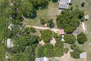 402 Jones St, Tom Bean, TX 75489 - Photo 26