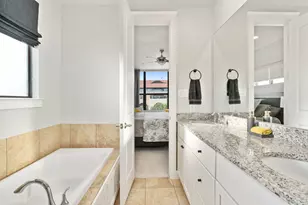 1118 S Adams St, Fort Worth, TX 76104 - Photo 28