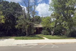 700 W Sycamore St, Denton, TX 76201 - Photo 1