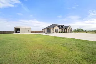 170 Grays Creek Circle, Ennis, TX 75119 - Photo 4