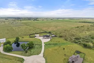 170 Grays Creek Circle, Ennis, TX 75119 - Photo 34