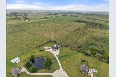 170 Grays Creek Circle, Ennis, TX 75119 - Photo 38