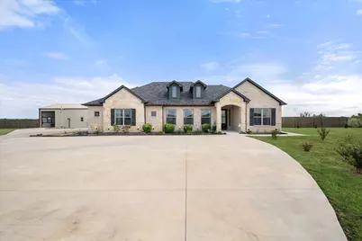 170 Grays Creek Circle, Ennis, TX 75119 - Photo 2