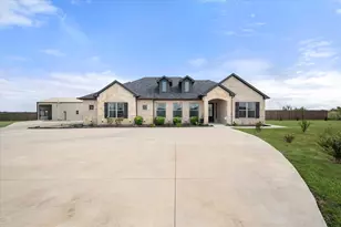 170 Grays Creek Circle, Ennis, TX 75119 - Photo 2