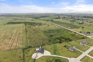 170 Grays Creek Circle, Ennis, TX 75119 - Photo 38