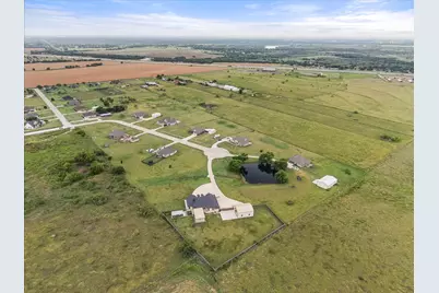 170 Grays Creek Circle, Ennis, TX 75119 - Photo 36
