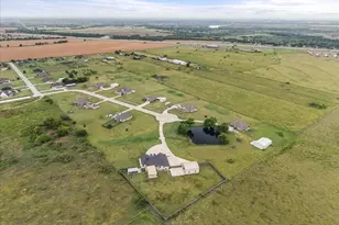 170 Grays Creek Circle, Ennis, TX 75119 - Photo 36