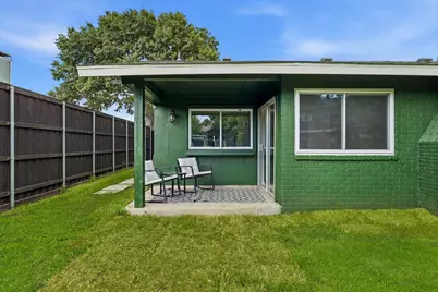 526 Village Drive, Lewisville, TX 75067 - Photo 28