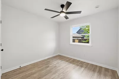 526 Village Drive, Lewisville, TX 75067 - Photo 22