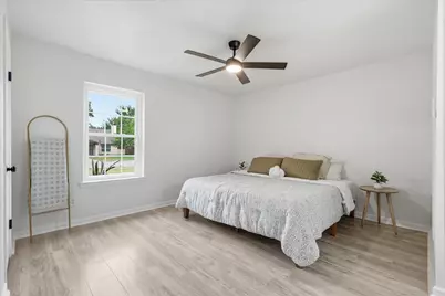 526 Village Drive, Lewisville, TX 75067 - Photo 16