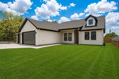 5712 Stonegate Circle, Granbury, TX 76048 - Photo 2