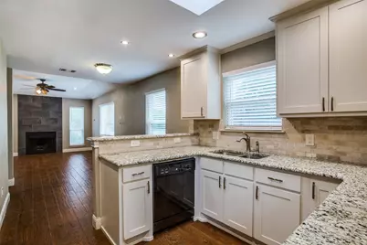 2917 Penny Lane, Euless, TX 76039 - Photo 6